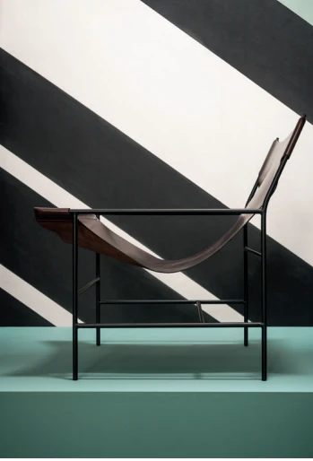 Leggia Hydro Leather Chair