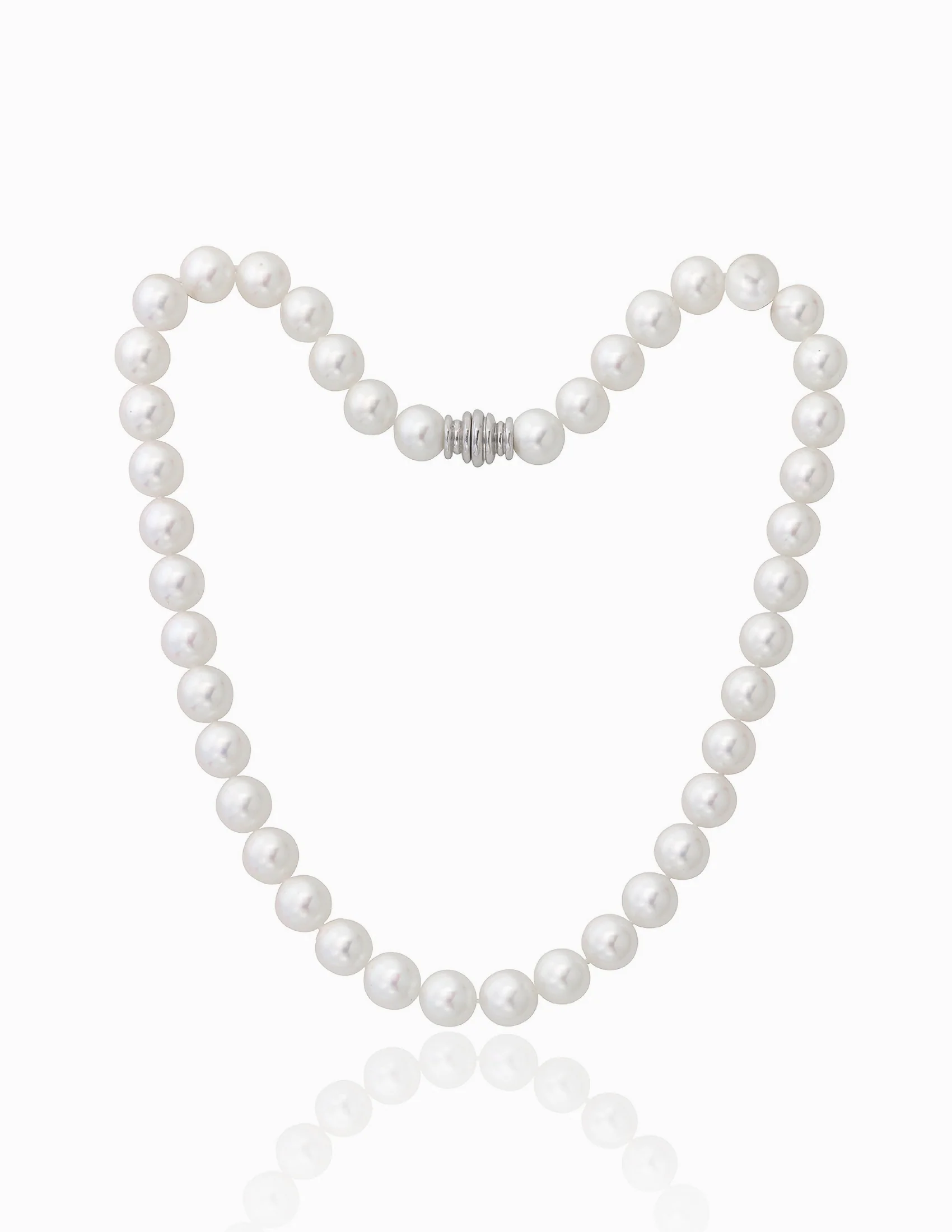Marth Wayne's Pearl Necklace